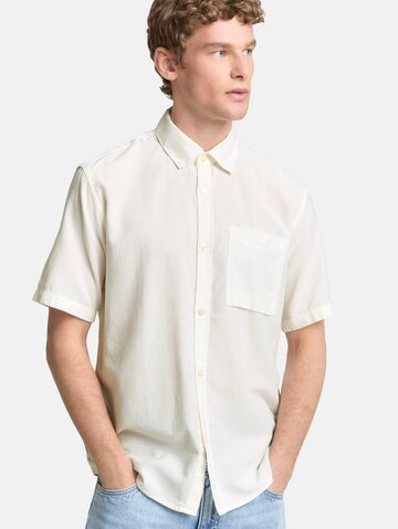 Fit confort Chemise TOM TAILOR DENIM en blanc