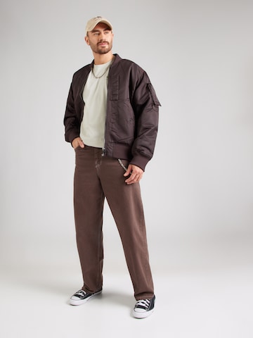 ALPHA INDUSTRIES Футболка в Серый