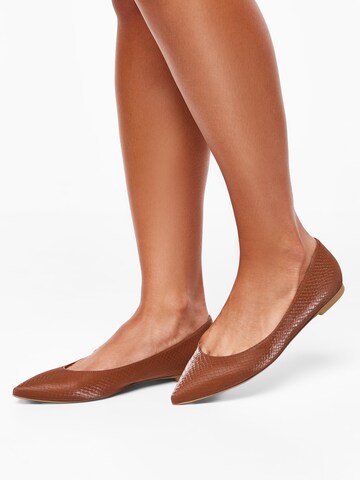 Viktoria Moser Ballet Flats 'Jamie Flat' in Brown: front