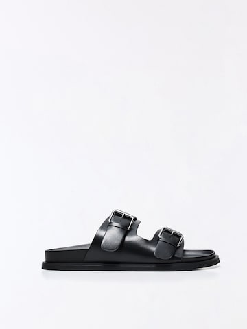 Saboți de la Bershka pe negru