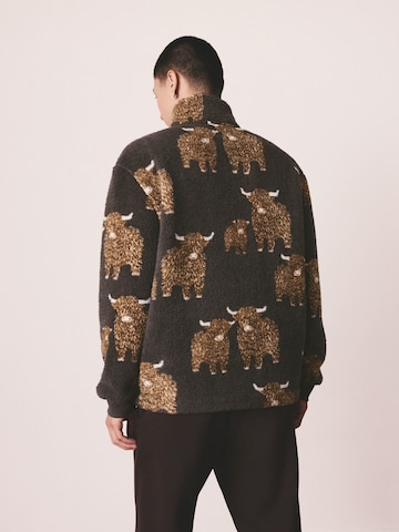 Next Svetr – šedá