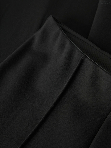 NAME IT - Acampanado Pantalón 'NKFLEANDRO' en negro