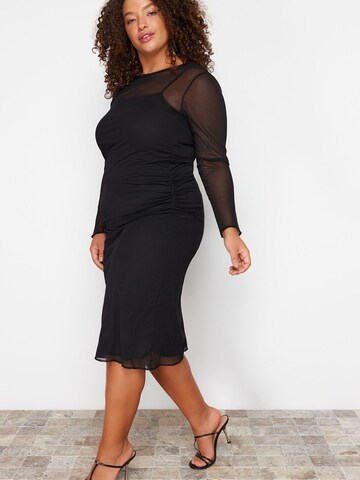 Trendyol Curve Kleid in Schwarz