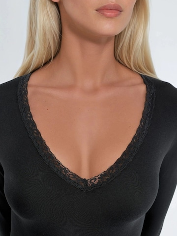 Busem Top in Black