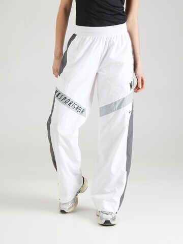 Nike Sportswear - Loosefit Pantalón cargo en blanco: frente