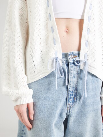 HOLLISTER - Cárdigan en blanco