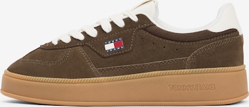 Tommy Jeans Matalavartiset tennarit 'THE GREENWICH' värissä ruskea: etupuoli