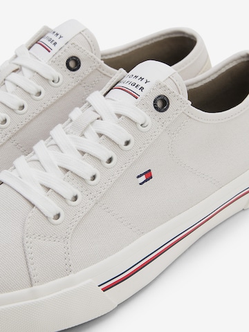 TOMMY HILFIGER Sneaker low i grå