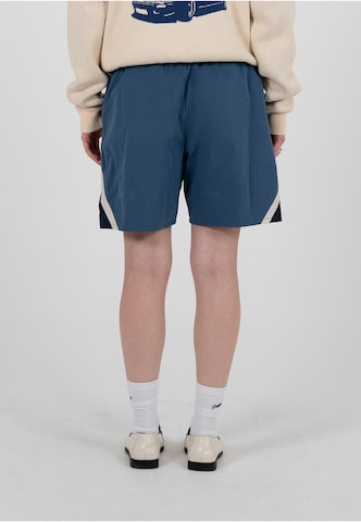 Prohibited Regular Sportshorts 'Racer' in Blau