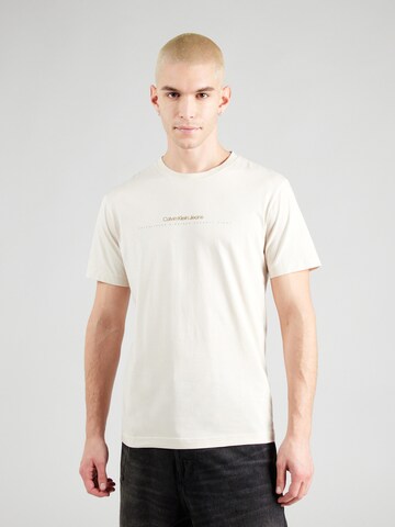 Calvin Klein Jeans Футболка в Серый: спереди