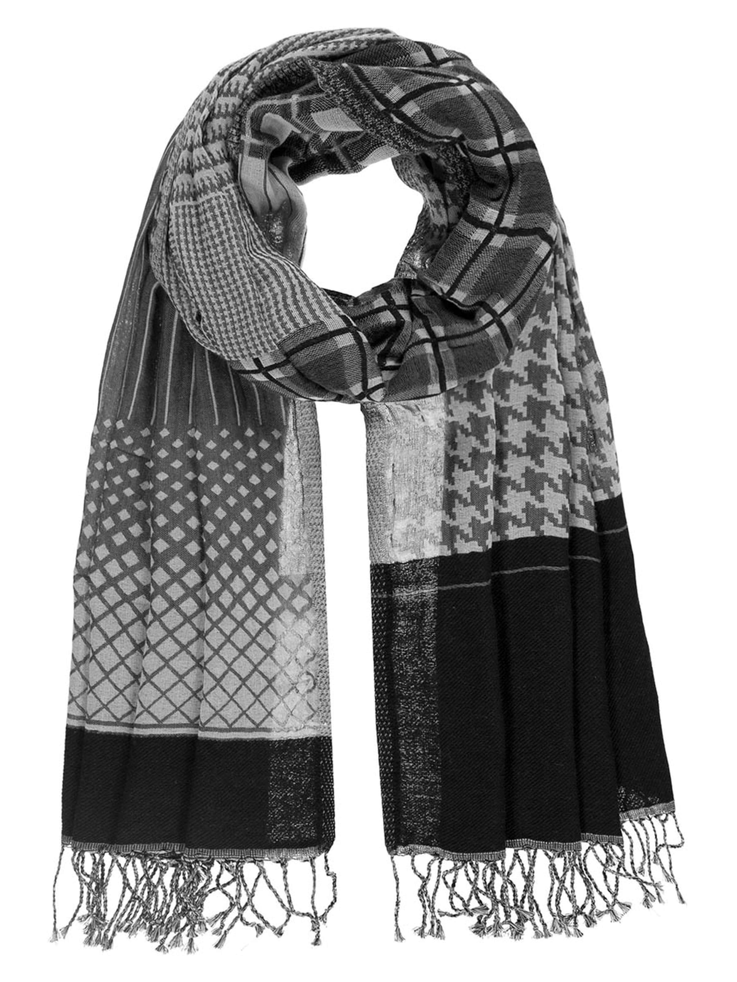 Passigatti Wrap in Black: front