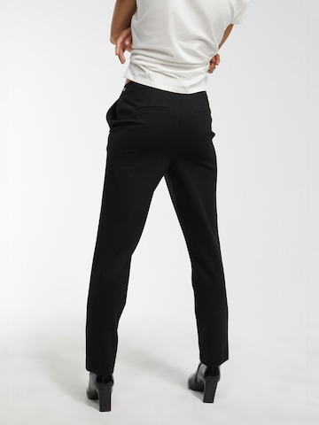 Lola Casademunt - regular Pantalón de pinzas en negro