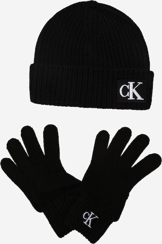 Calvin Klein Jeans Beanie in Black: front