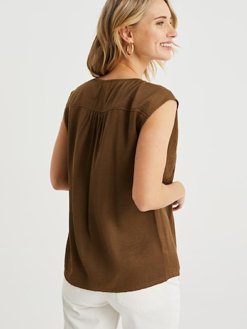 WE Fashion Blouse in Brown