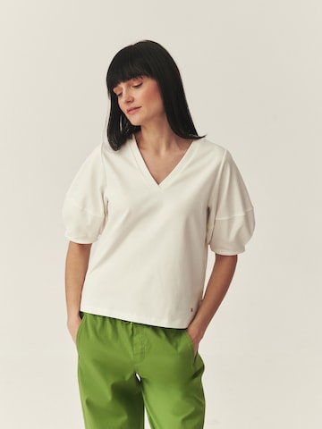 TATUUM Μπλούζα σε λευκό: μπροστά