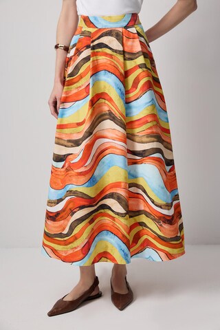 Touche Prive Skirt in Orange: front