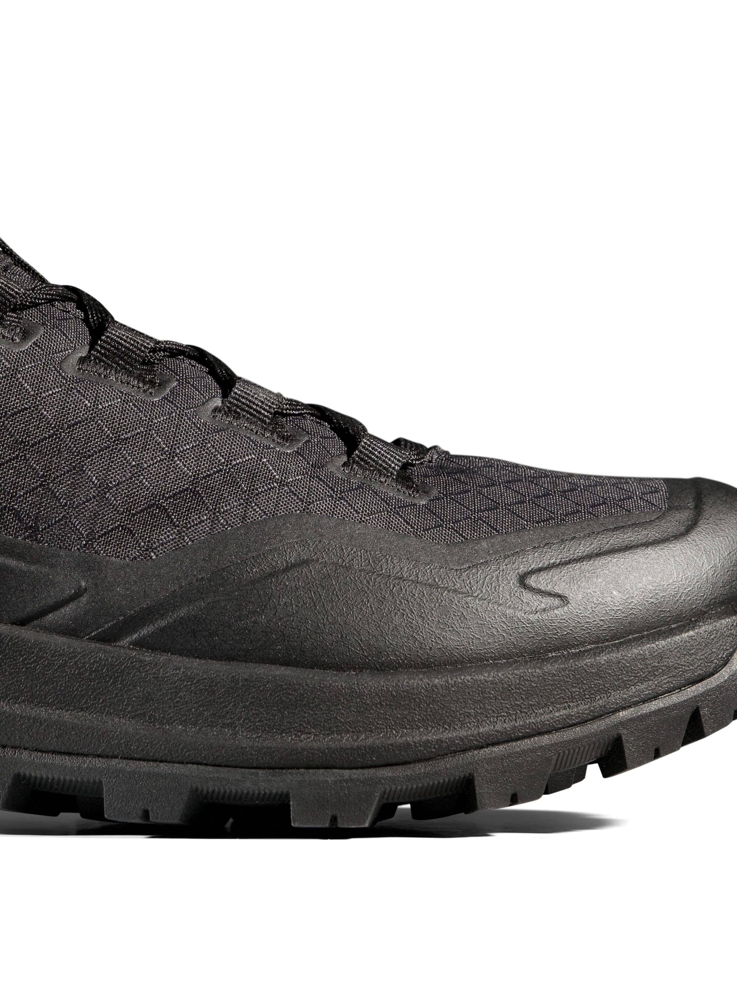 MAMMUT Flats 'Sertig III' in Black