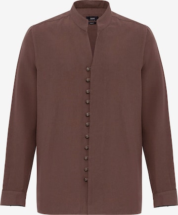 Antioch - Ajuste regular Camisa en marrón: frente