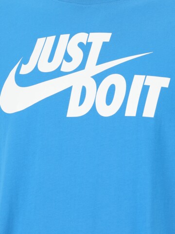 Nike Sportswear Regular Fit T-Shirt 'Swoosh' in Blau