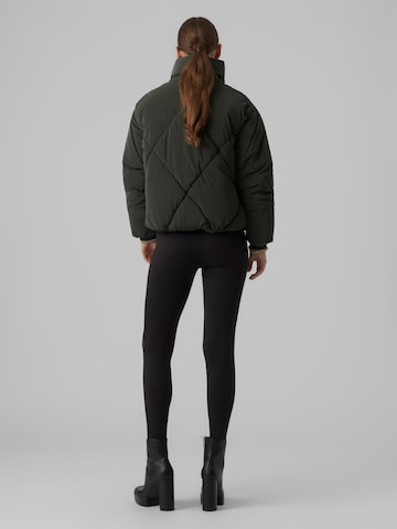 VERO MODA Winterjas 'ROGUE' in Zwart