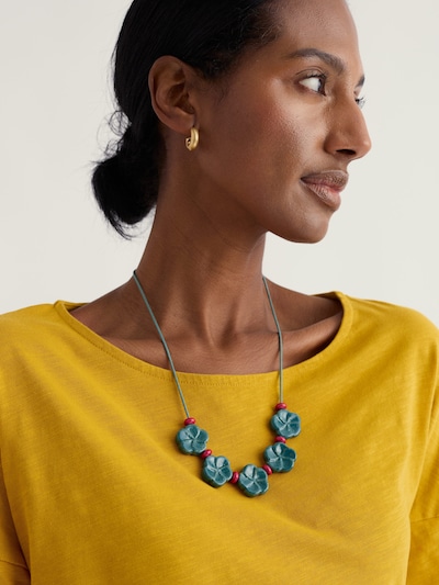 Seasalt Cornwall Chaîne 'Rosid' en vert, Vue avec produit