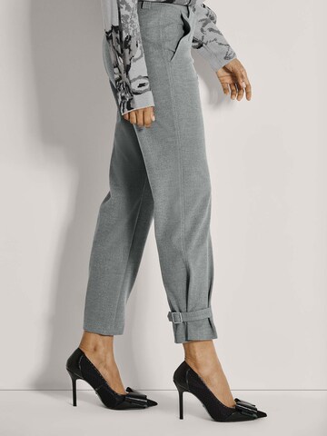 Effilé Pantalon MADELEINE en gris