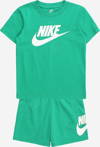 Set 'CLUB' de la Nike Sportswear pe verde: față