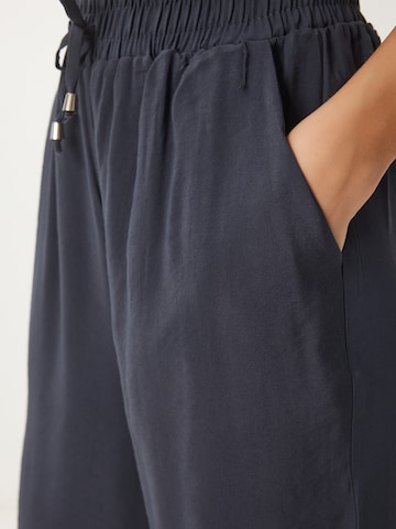 Happiness İstanbul Spodnie do garnituru w kolorze szary