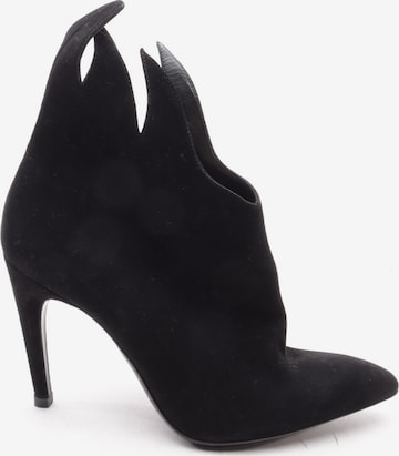 Bottega Veneta Dress Boots in 39 in Black: front