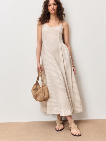 Robe Next en beige : devant