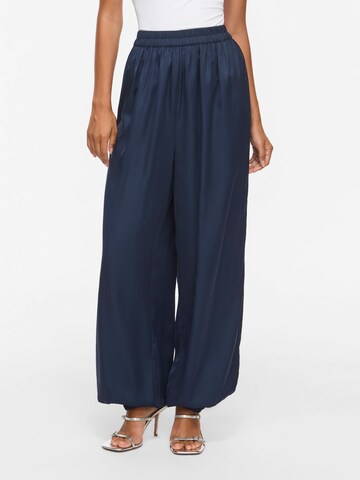 VILA - Tapered Pantalón 'VINela' en azul: frente
