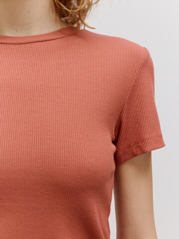 EDITED - Camiseta 'Naara' en naranja