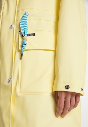 Manteau fonctionnel Schmuddelwedda en jaune