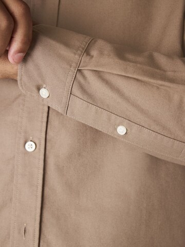 Coupe regular Chemise Next en beige