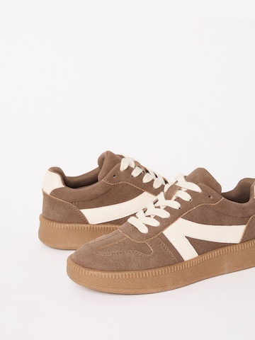 Friends Like These Tenisky – hnědá