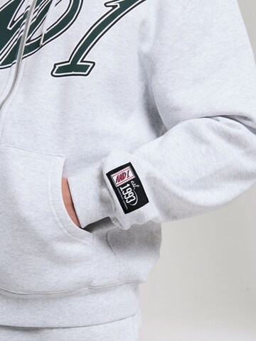 AND1 Sweatjacka 'Staple Graphic' i grå