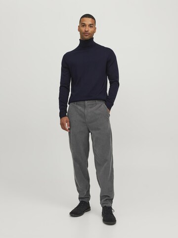 JACK & JONES Alt kitsenev Chino-püksid 'KARL', värv hall