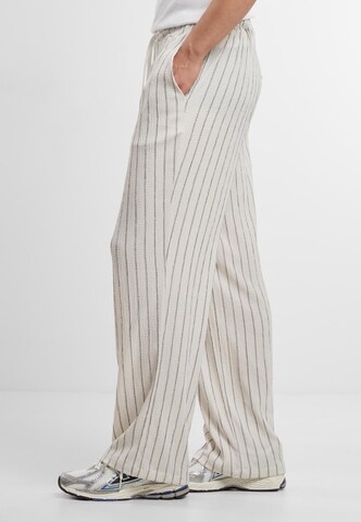 Urban Classics - Flared Calças em branco