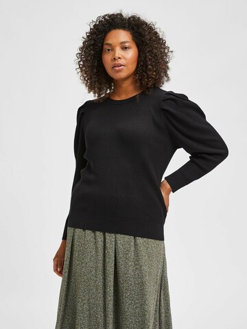 Selected Femme Curve Sweater in Black: front