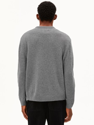 ARMEDANGELS Sweater in Grey: back
