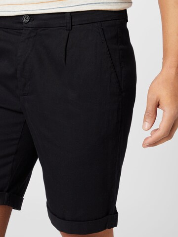 MEXX Normální Kalhoty se sklady v pase – černá