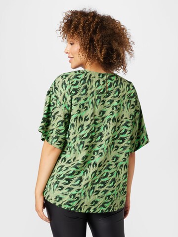 Vero Moda Curve Блуза 'FREJA' в зелено