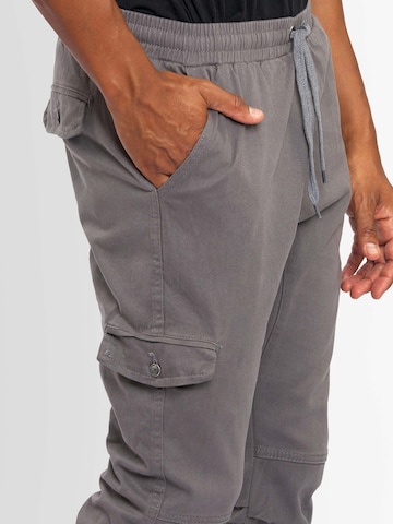 Alessandro Salvarini Tapered Cargo trousers in Grey