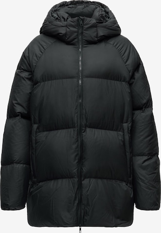 4F Outdoorjacke in Schwarz: Vorderseite