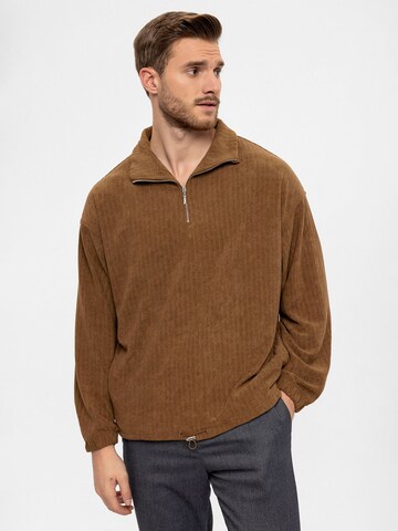 Antioch Sweatshirt in Bruin: voorkant