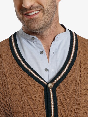 Charles Colby Strickjacke ' Duke Starks ' in Braun
