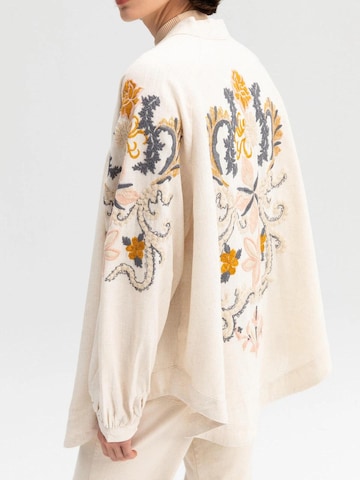 Veste mi-saison 'Embroidered Linen Kimono Jacket' Touché Privé en beige