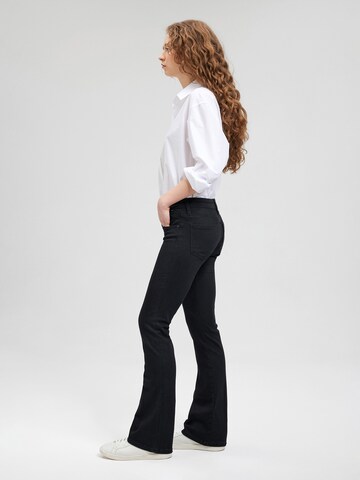 Mavi Flared Jeans 'Bella' in Schwarz