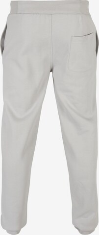 Tapered Pantaloni di Urban Classics in grigio