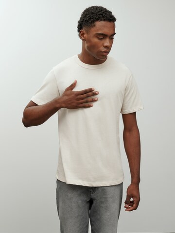 Maglietta 'Essential' di DAN FOX APPAREL in bianco: frontale